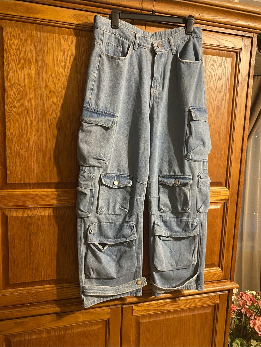 Light Blue Wide-Leg Cargo Jeans for Women